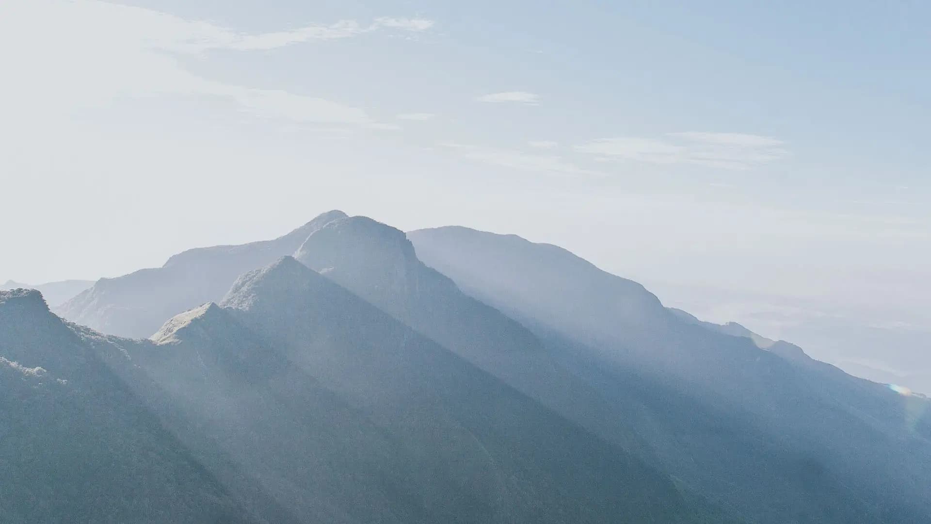 Knuckles Mountain Range